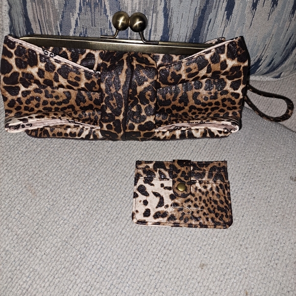 JESSICA SIMPSON Brown Animal Print Bow Wrist Clutch Purse Bag. - Picture 4 of 5